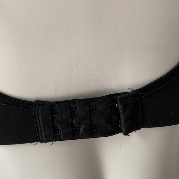 Nike Molded Cup Sports Bra - Picture 4 of 8